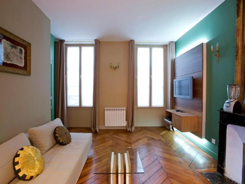 My Flat In - 8th Apartment *
